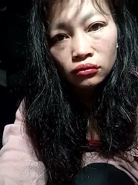 siusiu-00 online show from December 14, 2025, 8:47 pm