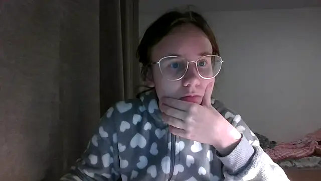 LuckySLove online show from January 12, 2026, 6:47 pm