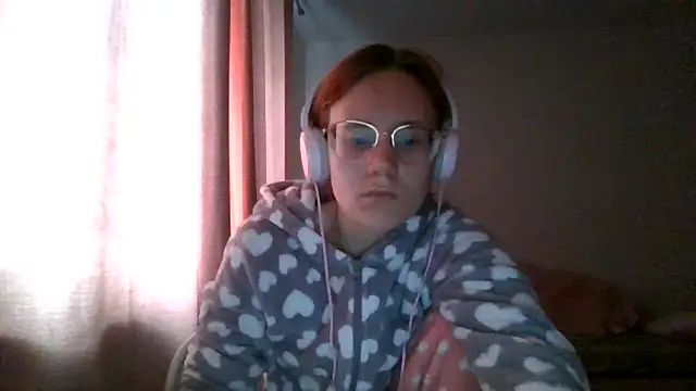 LuckySLove online show from June 17, 2026, 5:23 pm