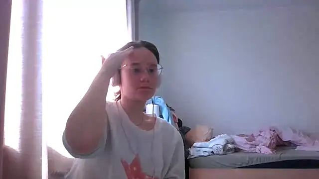 LuckySLove online show from June 6, 2026, 2:22 pm