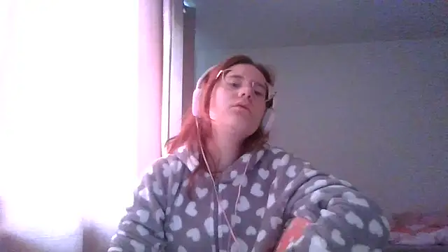 LuckySLove online show from June 8, 2026, 5:35 pm