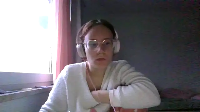 Snapshot of LuckySLove chatting on May 31, 2026, 7:03 pm LuckySLove online show from May 31, 2026, 7:03 pm