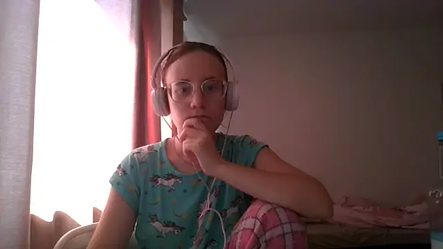 LuckySLove online show from July 16, 2026, 1:19 pm