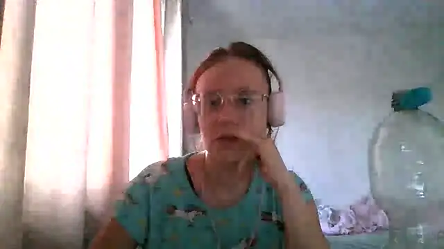 LuckySLove online show from July 10, 2026, 6:41 pm