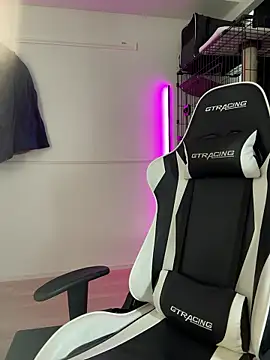 Snapshot of ericiii chatting on February 19, 2026, 3:25 am ericiii online show from February 19, 2026, 3:25 am