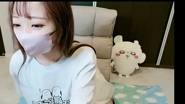 Snapshot of MIZUHO_05 chatting on November 16, 2025, 1:27 pm MIZUHO 05 online show from November 16, 2025, 1:27 pm