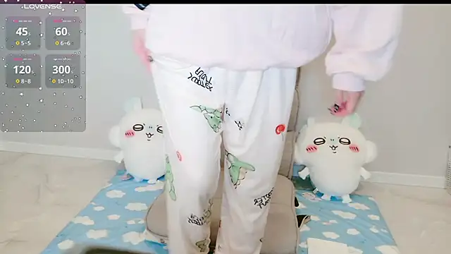 Snapshot of MIZUHO_05 chatting on November 29, 2025, 1:22 pm MIZUHO 05 online show from November 29, 2025, 1:22 pm