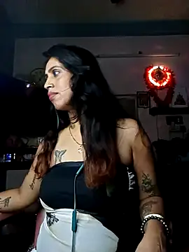 Snapshot of Darling_Annie chatting on December 17, 2025, 6:57 pm Darling Annie online show from December 17, 2025, 6:57 pm