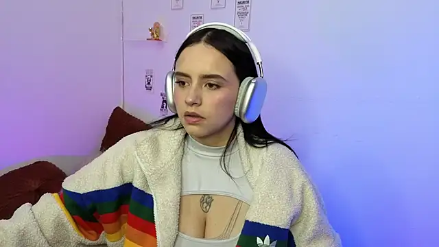 Emily Lindey online show from February 7, 2026, 2:30 am