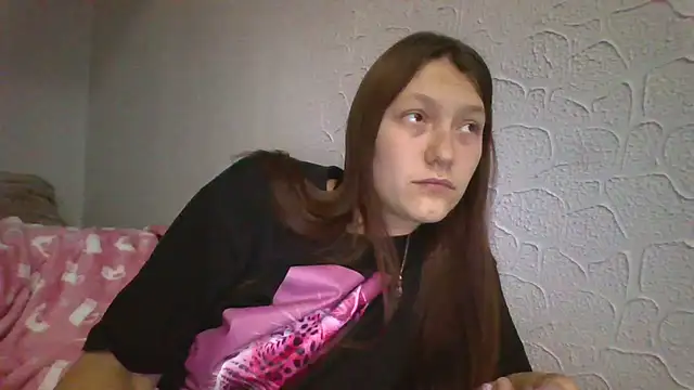 Snapshot of luna_tt chatting on December 15, 2025, 8:14 pm luna tt online show from December 15, 2025, 8:14 pm