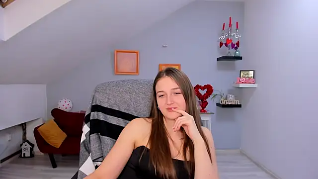 AnneWilsonn online show from February 13, 2026, 4:29 pm