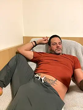  madbull  online show from December 4, 2025, 10:31 pm