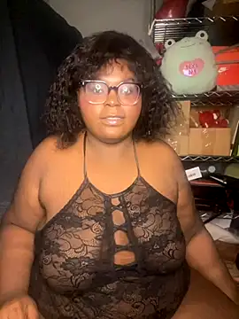 Snapshot of TheChubbySiren chatting on October 28, 2025, 2:45 am TheChubbySiren online show from October 28, 2025, 2:45 am