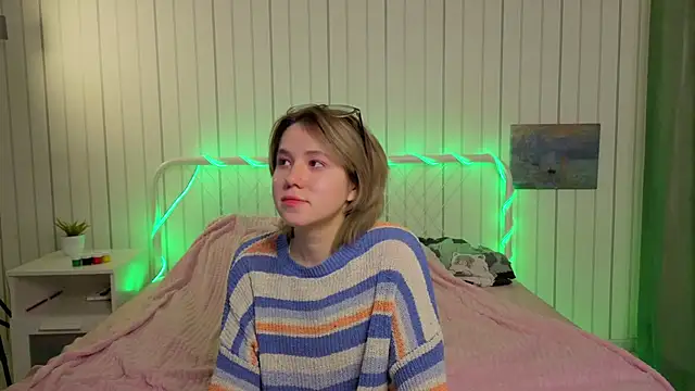 AlisiaEthen online show from November 27, 2025, 8:20 pm