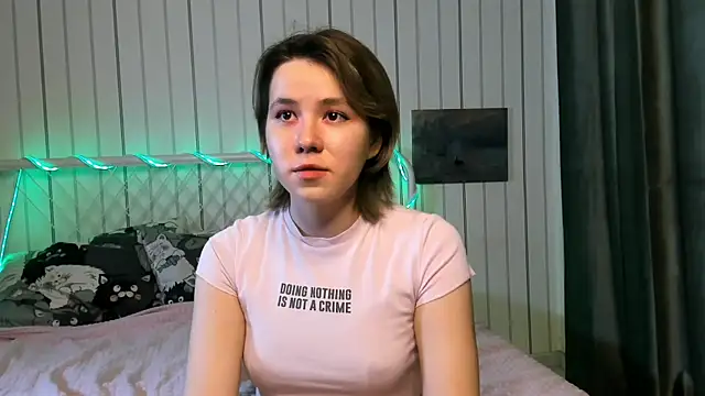 AlisiaEthen online show from December 3, 2025, 8:30 pm