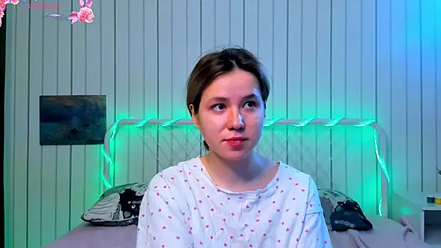 AlisiaEthen online show from December 1, 2025, 8:32 pm