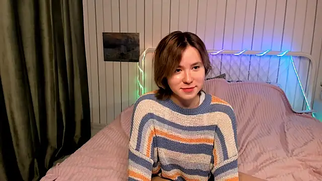 AlisiaEthen online show from December 4, 2025, 8:41 pm