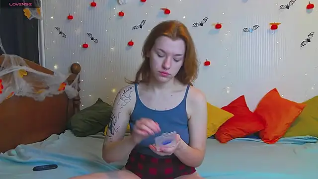 MeganNewCat online show from November 1, 2025, 9:47 am