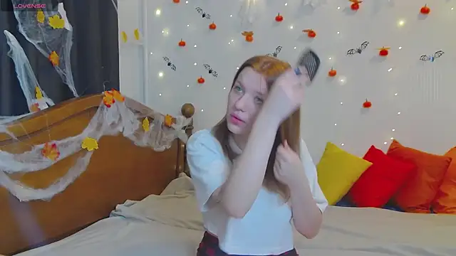 MeganNewCat online show from October 25, 2025, 9:19 am