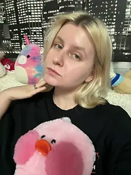 Snapshot of BonnyeBoom chatting on February 3, 2026, 7:19 pm BonnyeBoom online show from February 3, 2026, 7:19 pm