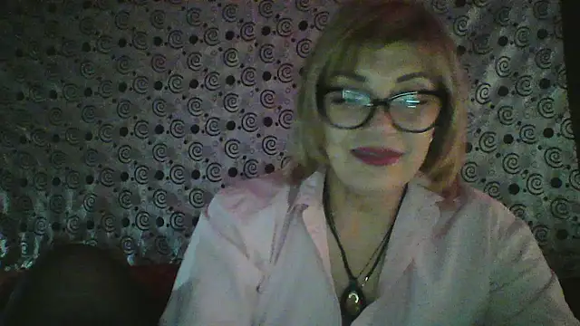 Snapshot of Lia_Ray chatting on November 13, 2025, 8:02 pm Lia Ray online show from November 13, 2025, 8:02 pm