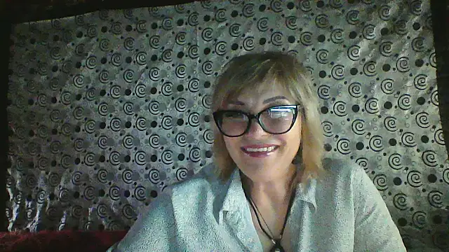 Snapshot of Lia_Ray chatting on November 10, 2025, 8:03 pm Lia Ray online show from November 10, 2025, 8:03 pm