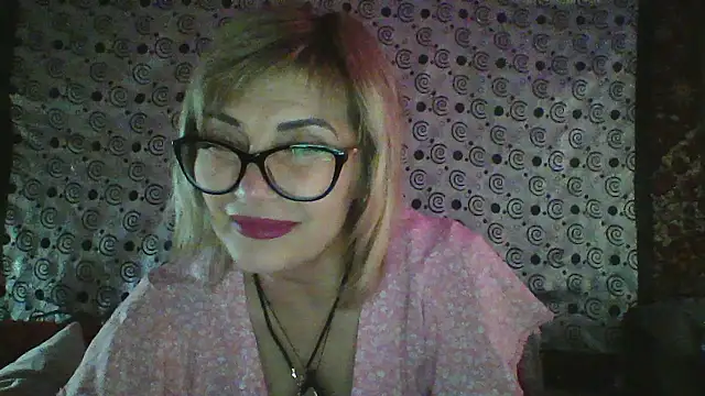 Snapshot of Lia_Ray chatting on December 3, 2025, 8:30 pm Lia Ray online show from December 3, 2025, 8:30 pm