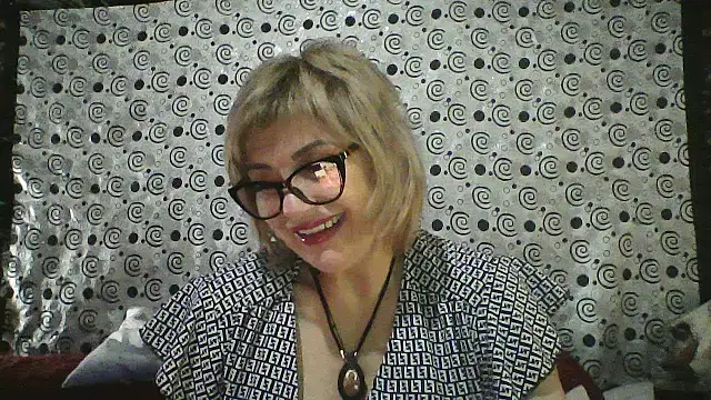 Snapshot of Lia_Ray chatting on October 29, 2025, 7:57 pm Lia Ray online show from October 29, 2025, 7:57 pm