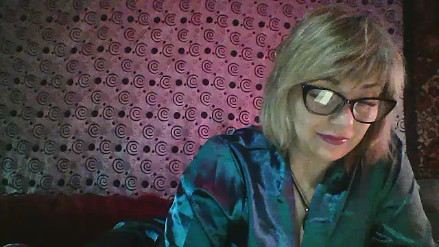 Snapshot of Lia_Ray chatting on December 17, 2025, 8:25 pm Lia Ray online show from December 17, 2025, 8:25 pm