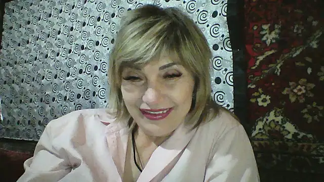 Snapshot of Lia_Ray chatting on October 20, 2025, 7:14 pm Lia Ray online show from October 20, 2025, 7:14 pm