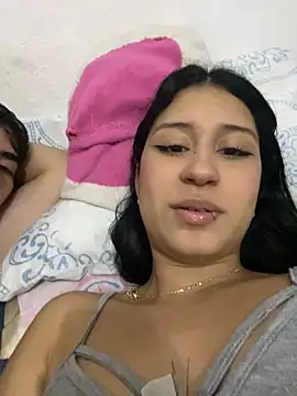 Snapshot of cristalxxx_hott chatting on November 5, 2025, 2:25 am cristalxxx hott online show from November 5, 2025, 2:25 am