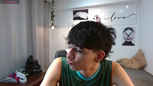 AmethystShadow17 online show from December 4, 2025, 5:12 pm