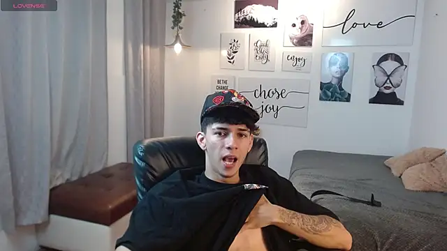 AmethystShadow17 online show from November 11, 2025, 3:29 pm