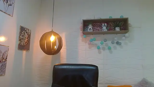 AmethystShadow17 online show from April 19, 2026, 6:10 pm