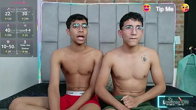 Snapshot of Desire4Duo chatting on January 11, 2026, 9:22 pm Desire4Duo online show from January 11, 2026, 9:22 pm