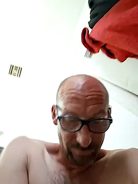 Snapshot of whateveruwanthowever chatting on October 28, 2025, 5:34 pm whateveruwanthowever online show from October 28, 2025, 5:34 pm