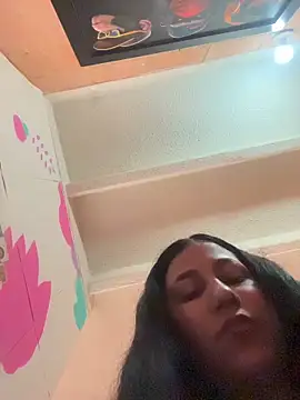 Snapshot of kassandra_luxury chatting on November 16, 2025, 5:06 pm kassandra luxury online show from November 16, 2025, 5:06 pm