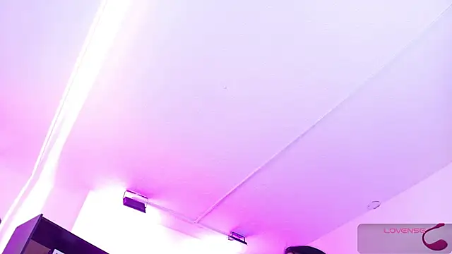 Snapshot of Elisce_cloudd chatting on November 15, 2025, 12:09 pm Elisce cloudd online show from November 15, 2025, 12:09 pm