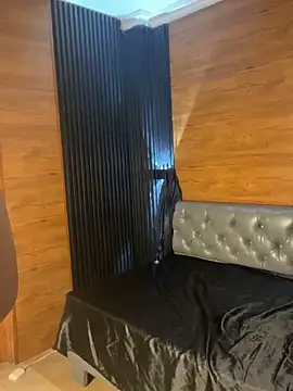 Yvonny27 online show from February 17, 2026, 12:13 pm