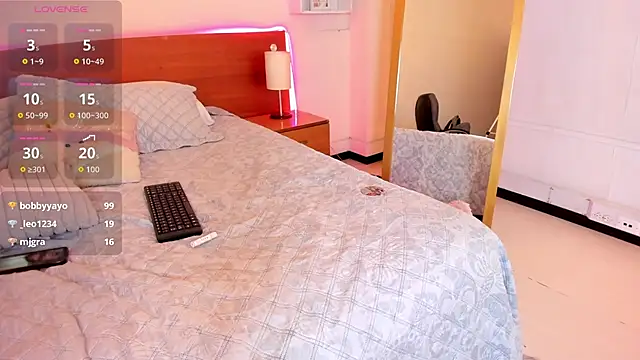 Snapshot of Cat__Moon__ chatting on November 29, 2025, 7:08 am Cat Moon online show from November 29, 2025, 7:08 am