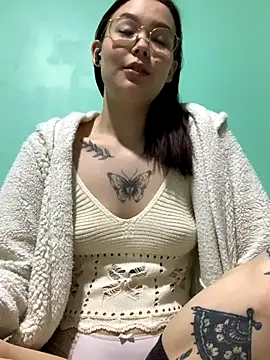 Snapshot of KittyK_at chatting on November 12, 2025, 6:01 pm KittyK at online show from November 12, 2025, 6:01 pm