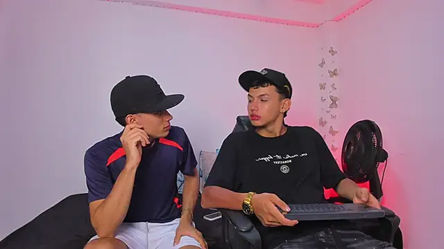 Axel Cody  online show from November 21, 2025, 7:57 pm