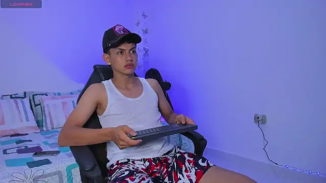 Axel Cody  online show from October 25, 2025, 11:42 am