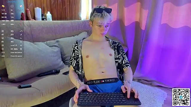 Snapshot of Logan_mett chatting on May 9, 2026, 11:57 am Logan mett online show from May 9, 2026, 11:57 am