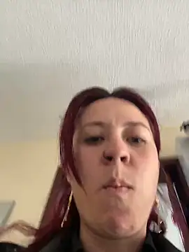 Snapshot of Zoe_fire chatting on November 25, 2025, 12:27 pm Zoe fire online show from November 25, 2025, 12:27 pm