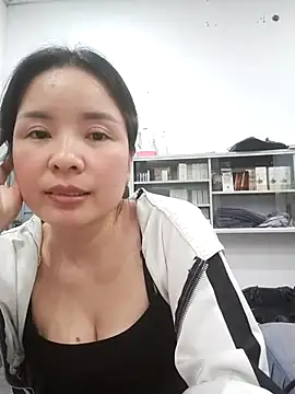 Snapshot of Listen-ly chatting on January 14, 2026, 2:09 pm Listen-ly online show from January 14, 2026, 2:09 pm