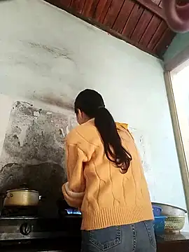 Snapshot of Listen-ly chatting on January 8, 2026, 2:39 am Listen-ly online show from January 8, 2026, 2:39 am