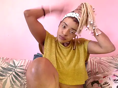 Snapshot of fifiqueen25 chatting on October 16, 2025, 11:18 am fifiqueen25 online show from October 16, 2025, 11:18 am