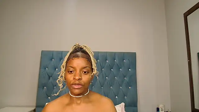 Snapshot of fifiqueen25 chatting on June 20, 2026, 5:51 pm fifiqueen25 online show from June 20, 2026, 5:51 pm