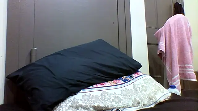 ShavenScope24 online show from November 29, 2025, 8:42 pm